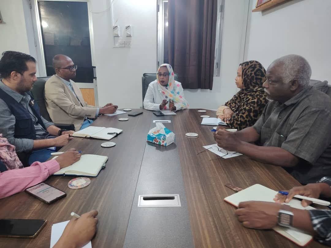 تعاون مشترك بين التأمين الصحي والعون الإنساني والمنظمات لتقديم الخدمات الصحية للنازحين بالشمالية