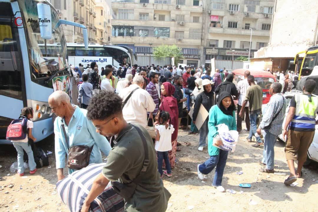 مبادرة لدعم العائدين إلى السودان.. وجبات غذائية وخدمات مجانية لتغليف الأمتعة