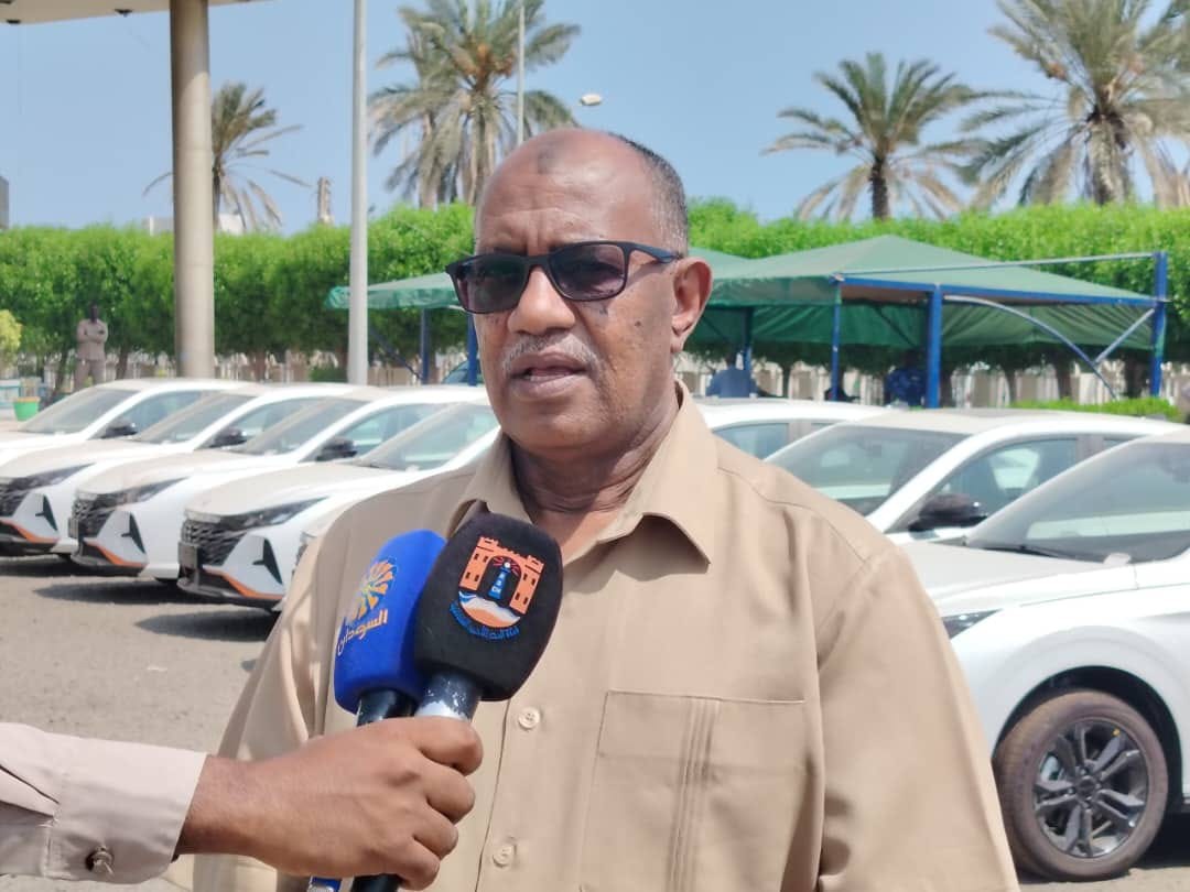 تسليم متحركات لدعم قطاعات التعليم والصحة والهندسة بمحلية بورتسودان