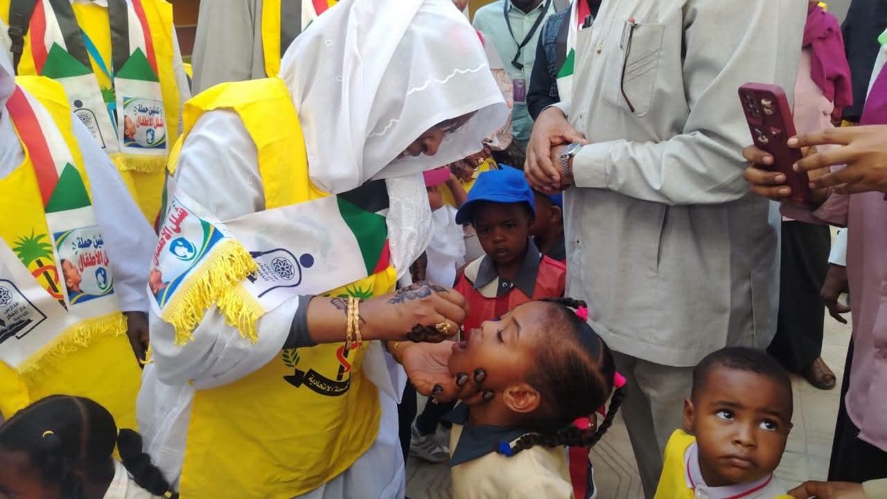 تطعيم أكثر من 1.5 مليون طفل في اليوم الأول لحملة شلل الأطفال بالسودان